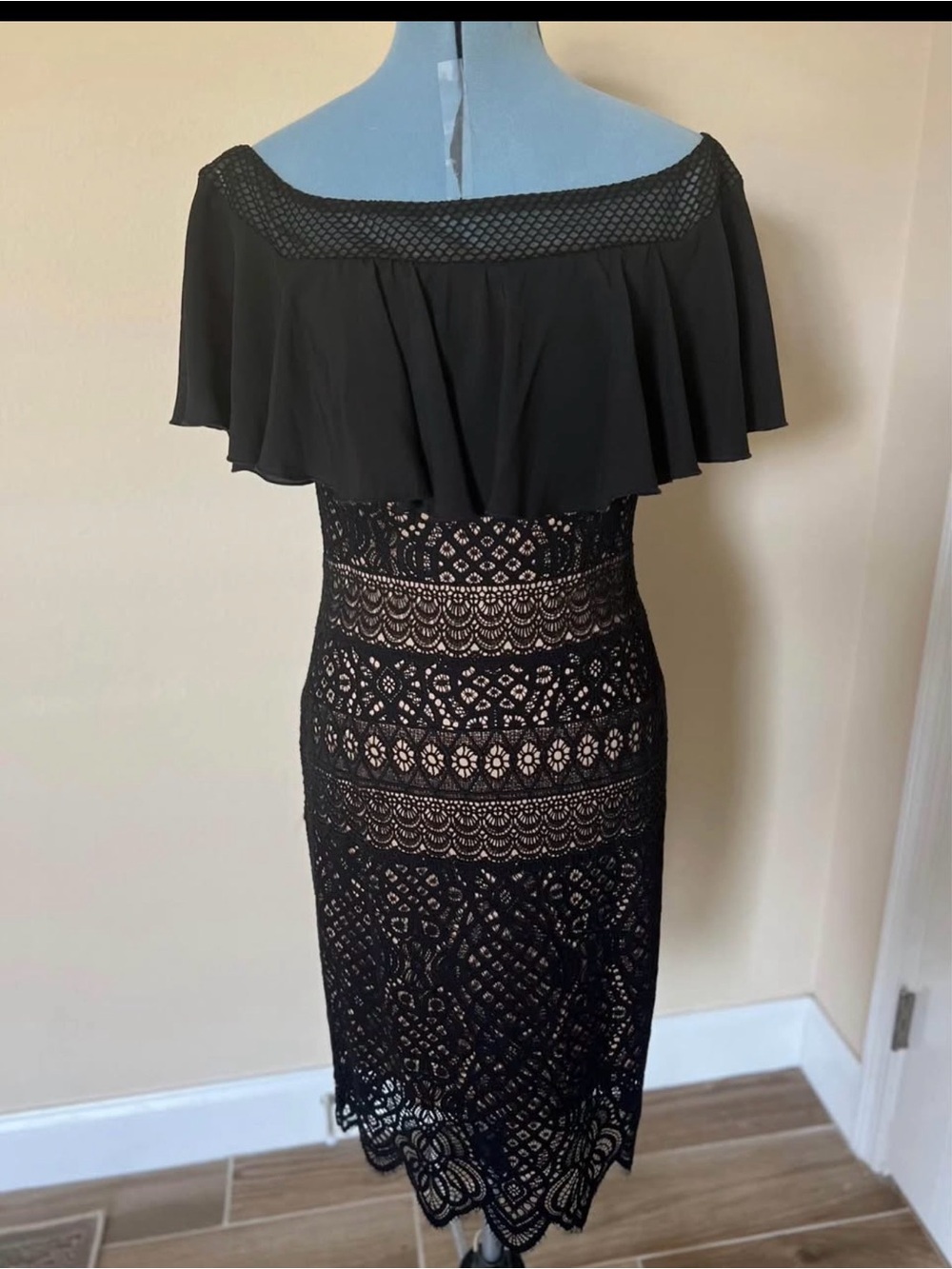 Tadashi Shoji Black Off-Shoulder Lace Midi Dress